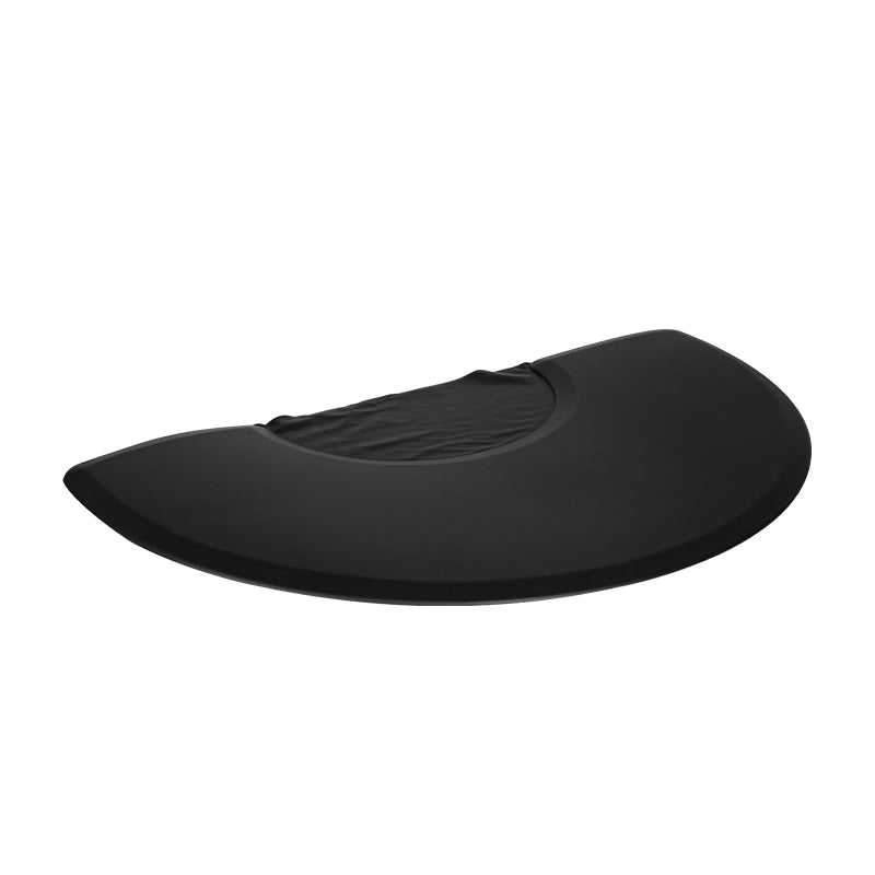 Covoraș de coafură sub un fotoliu semicircular