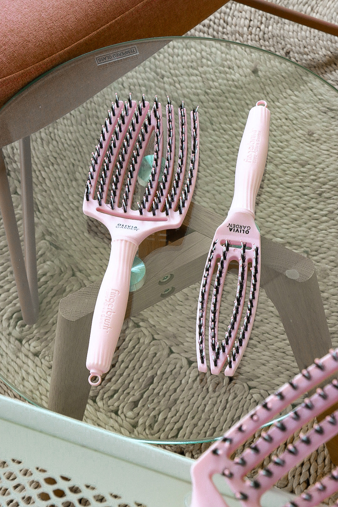 Olivia Garden Fingerbrush Boar &amp; Nylon Pastel Pink – Display Profesional cu 12 Perii pentru Descurcare Ușoară și Strălucire Naturală